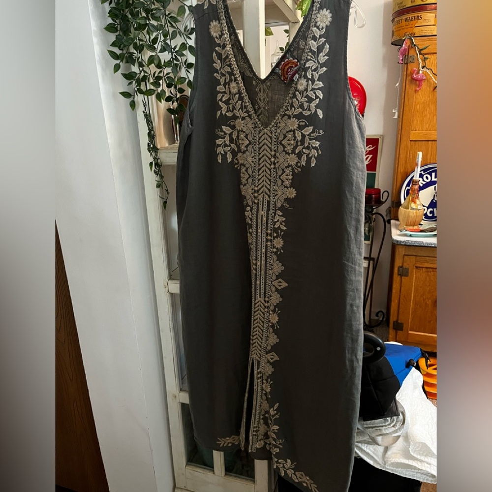 Johnny Was Gray Sleeveless Dress with Embroidered Design